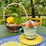 Relais Correale Rooms & Garden