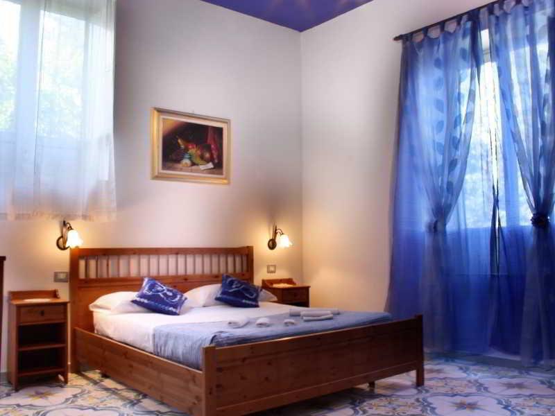 Couette-café Relais Correale Rooms&garden 3*